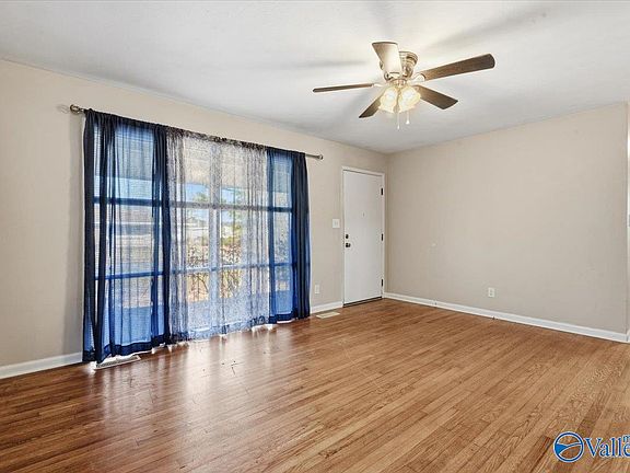 4th image of 742 Williams St SW