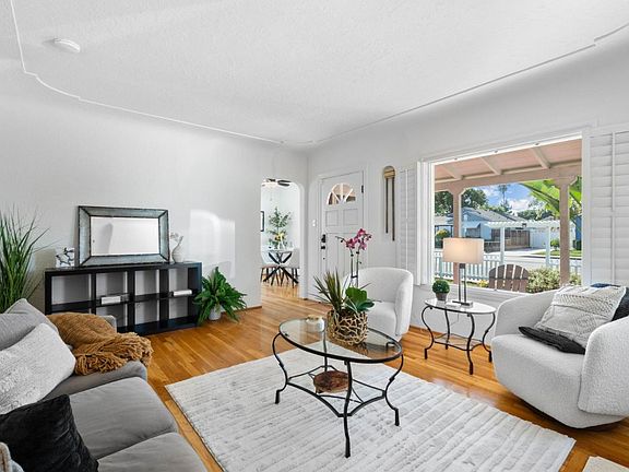 4th image of 562 Leland Ave
