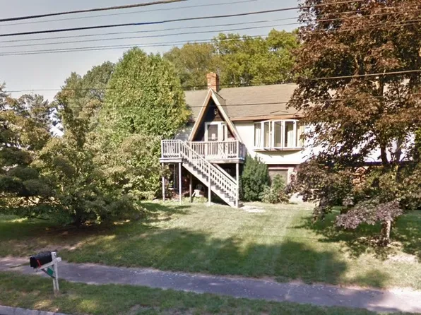 5 Flintlocke Rd, Franklin, MA 02038