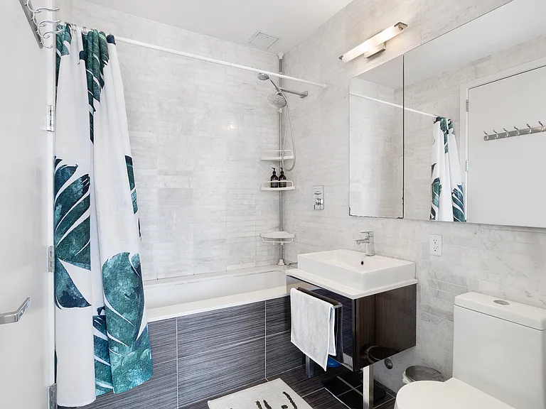 135 N 11th St #3B — Photo 5
