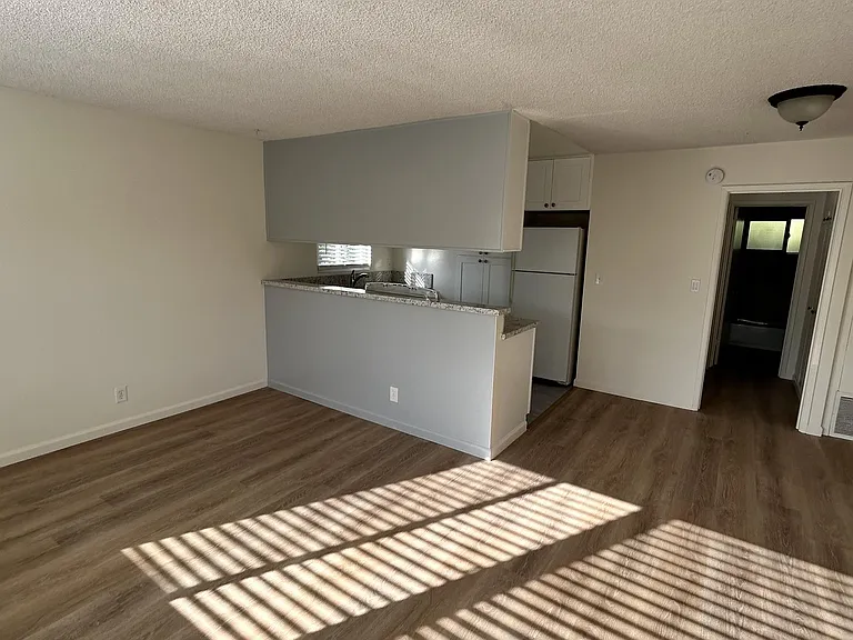 232 W Yanonali St — Photo 7