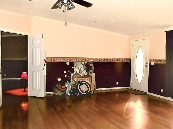 3rd image of 2615 Forest Park St
