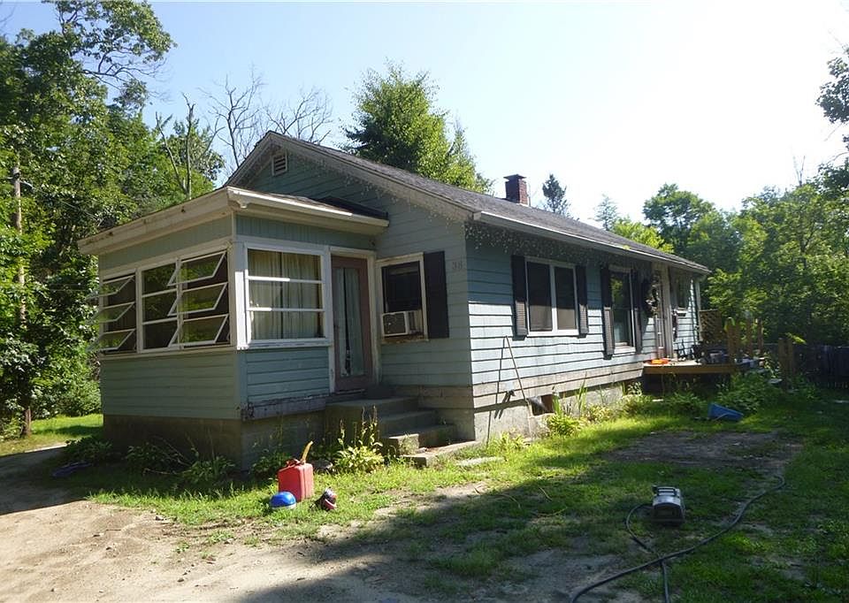 2nd image of 38 Pine Orchard Rd