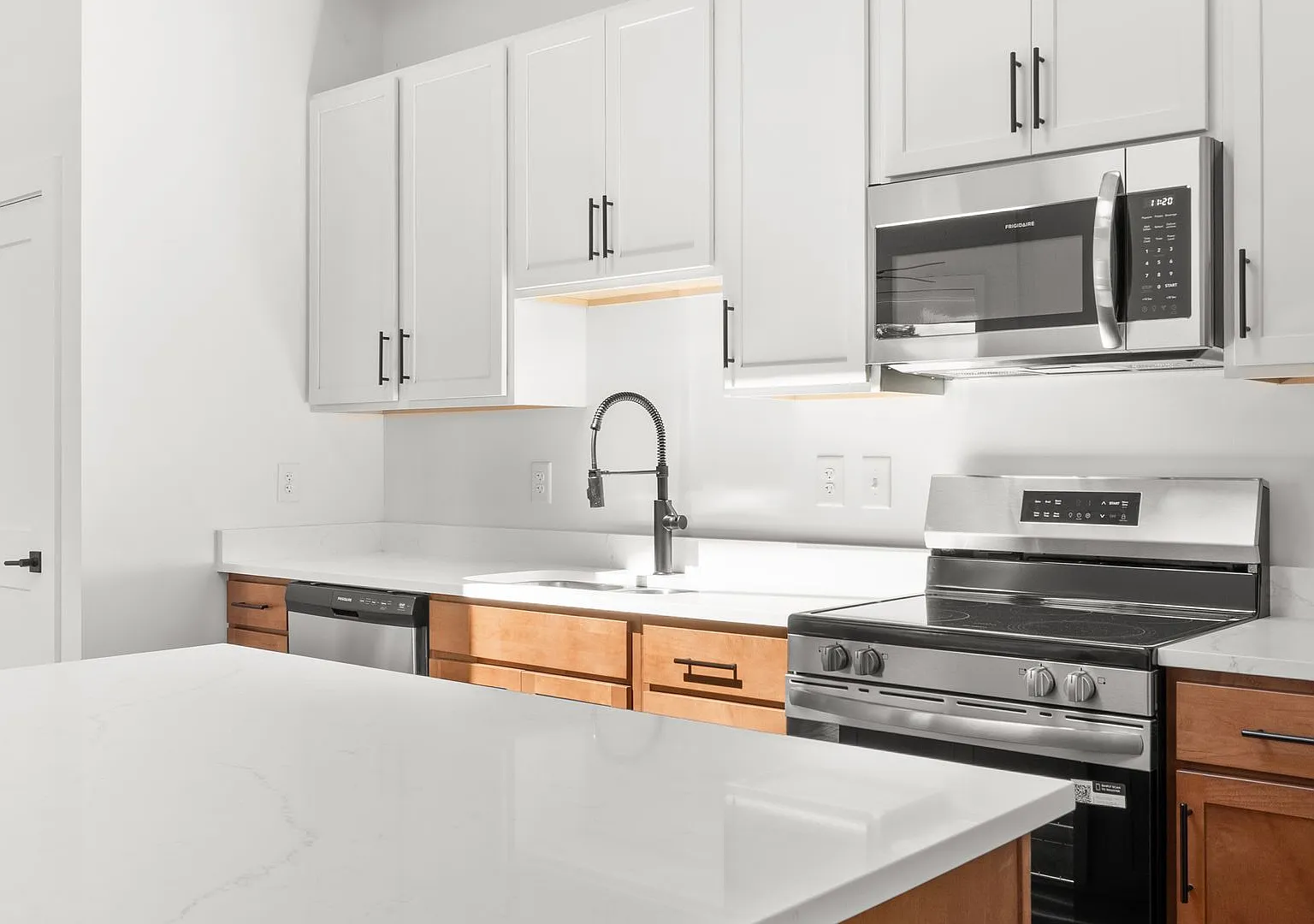 2033 W Broad St — Photo 4
