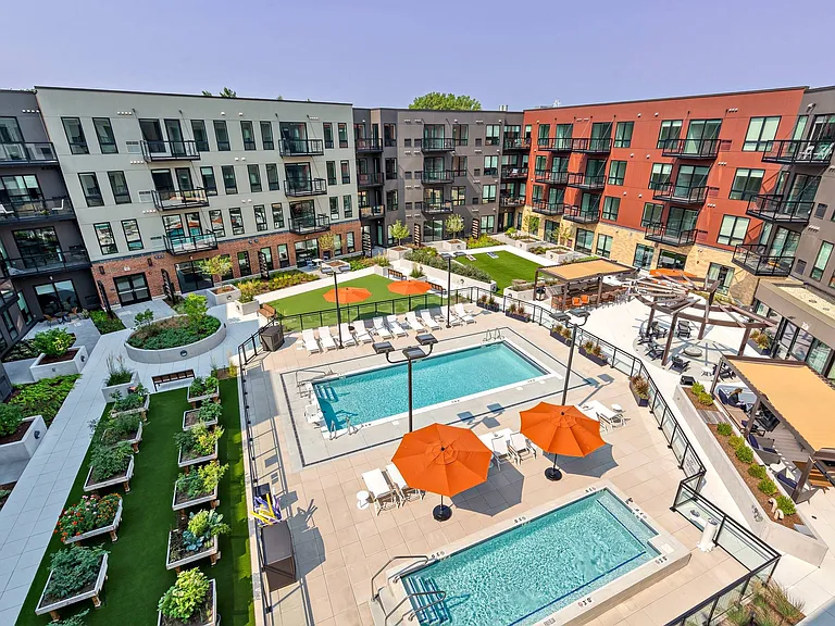 Avidor Glenview 55+ Active Adult Apartment Homes — Photo 11