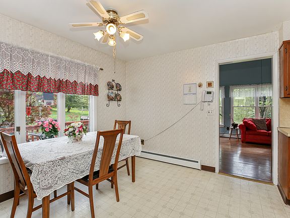 Kitchen / Breakfast Room