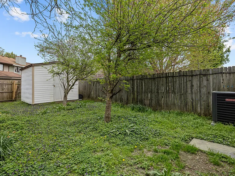 405 Falling Ln #1 — Photo 12