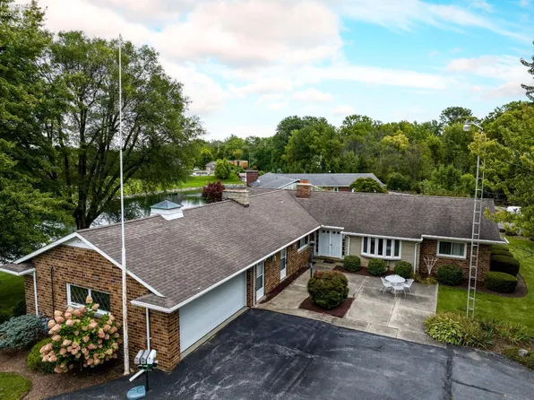 825 Michaels Rd, Fremont, OH 43420