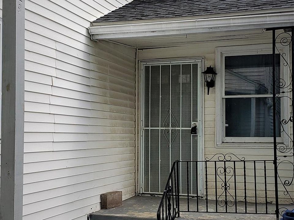 1st image of 19 Hartman Pl