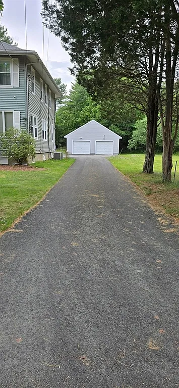 3 bed, 1.5 bath, 1344 sqft, $3,100 — Photo 3