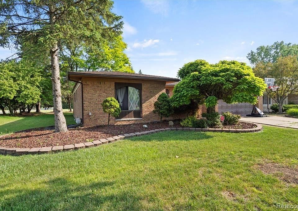 14374 Pernell Dr, Sterling Heights, MI 48313 Zillow