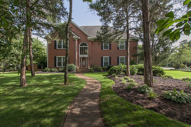1st image of 1302 White Oak Ln