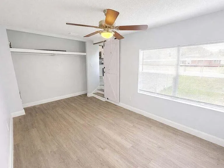 139 Alma Ct — Photo 12