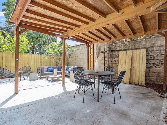 4th image of 1584 Dekalb Ave #2A