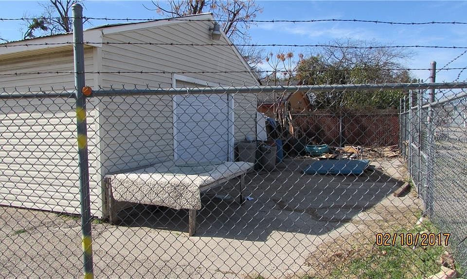1st image of 3405 Skyline Dr