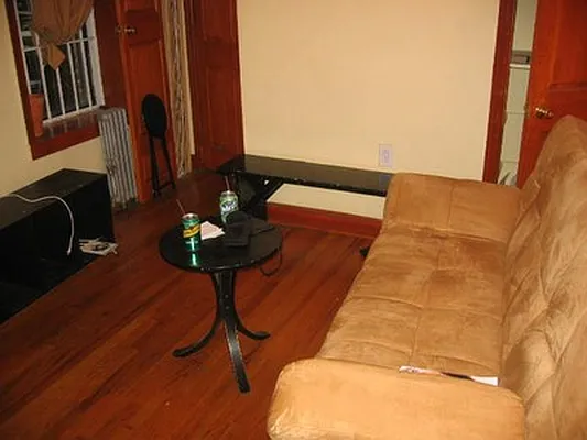 Rented by Adina Realty | media 16