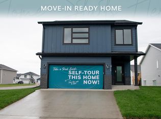 6704 Meadow View Dr S, Fargo, ND 58104