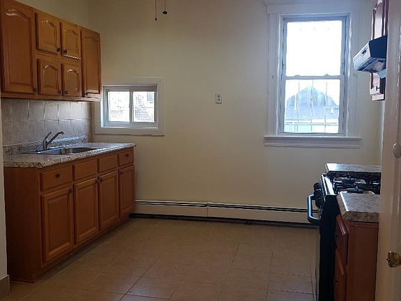 5th image of 45 Garrison Ave #2