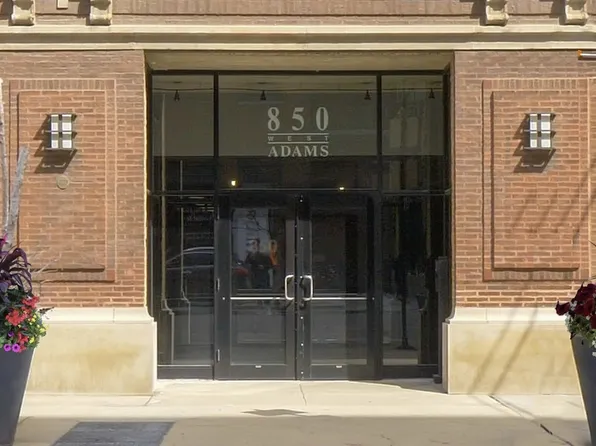 850 W Adams St APT 5E, Chicago, IL 60607