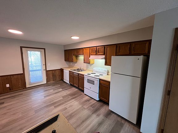 3rd image of 3816 Candlelight Dr #5