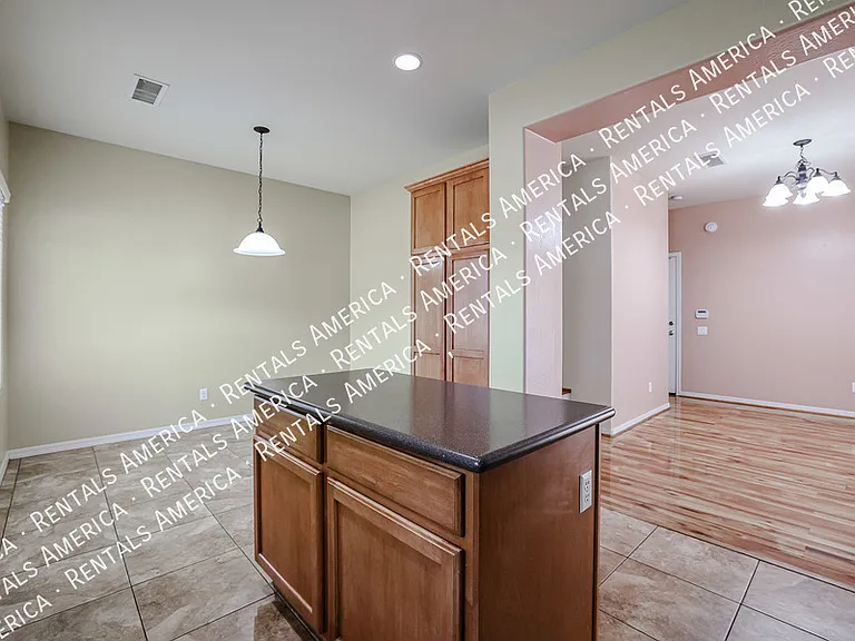 2127 W Monte Cristo Ave — Photo 16