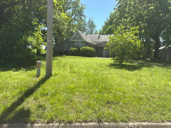 1002 S Barbee St, Fort Scott, KS 66701