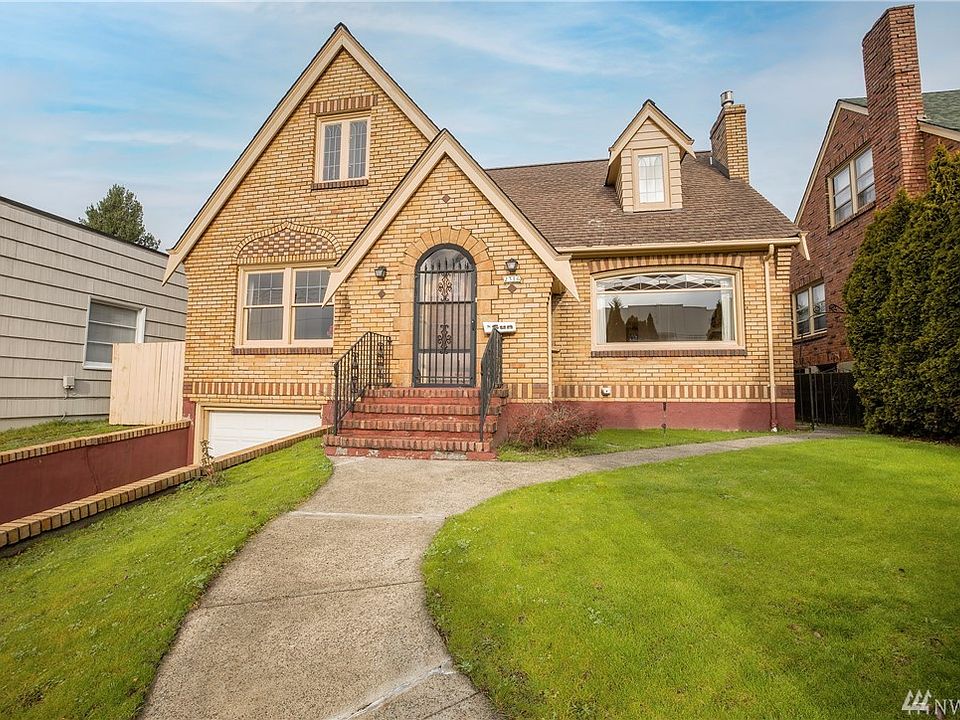 CLASSIC BRICK HOME
