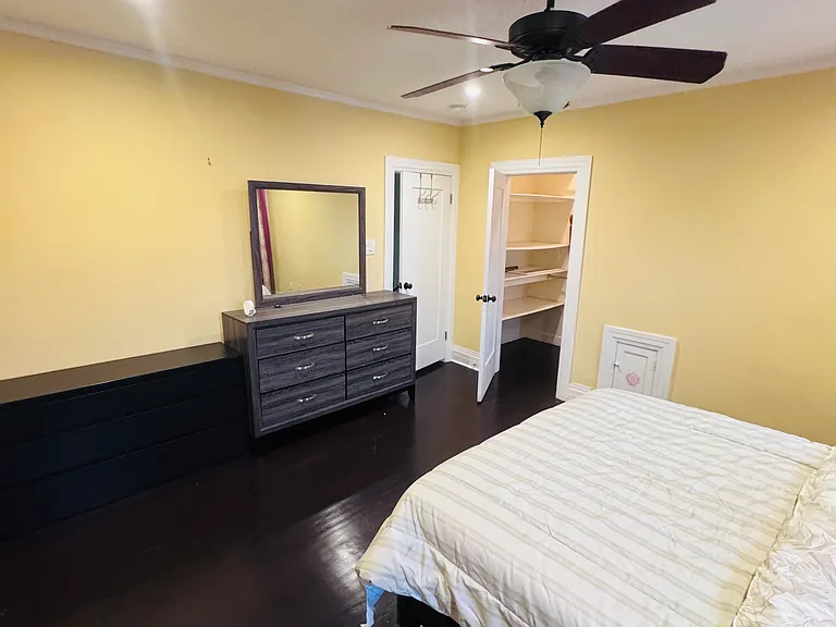 2754 Kenwood Ave #5 — Photo 10