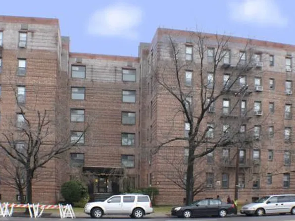 2209 Knapp Street image 1 of 1