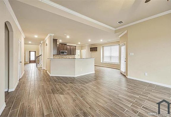 4th image of 193 Churchill Dr