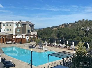 627 Semillon Lane, Santa Rosa, CA 95403