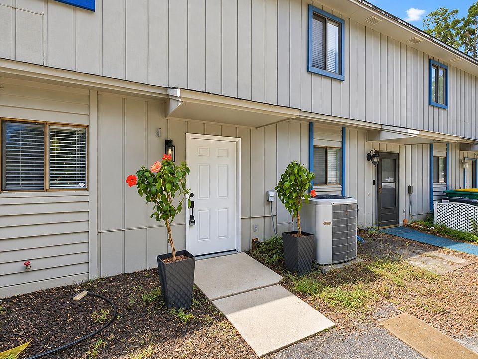 1st image of 44 Berwick Cir APT 2