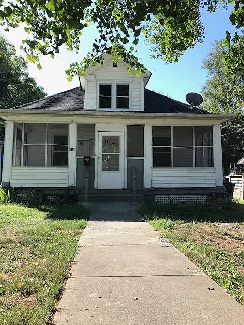 1st image of 928 McDowell Ave NW