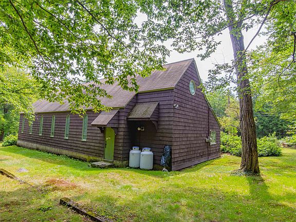 4th image of 948 Gardner Hill Road