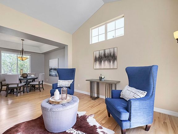 5th image of 3965 Hawthorne Cir