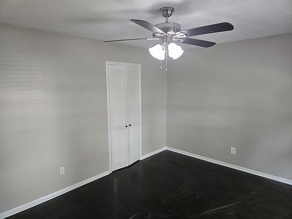 3rd image of 3002 Jenny Dr