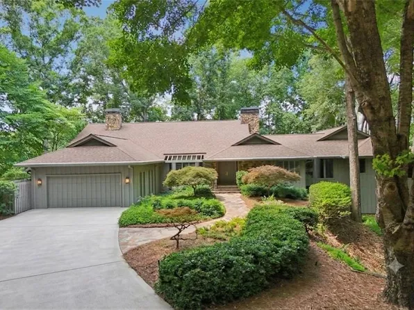 9415 Huntcliff Trce, Sandy Springs, GA 30350