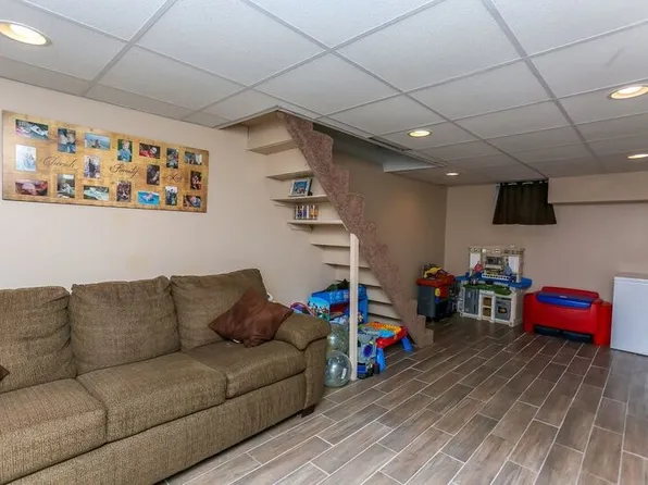 334 Amosland Rd, Holmes, PA 19043