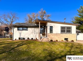8108 Evans St, Omaha, NE 68134