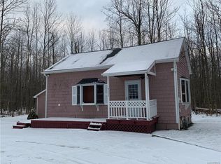 9577 Maplewood St, Angola, NY 14006