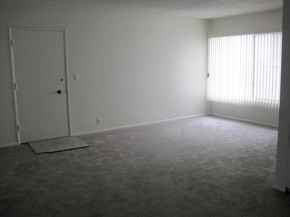 1st image of 1016 N Orange Grove Ave APT 7