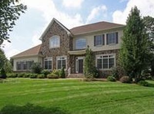7 Westwood Ct, Warren, NJ 07059