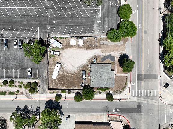 5th image of 2103 Riverside Ave