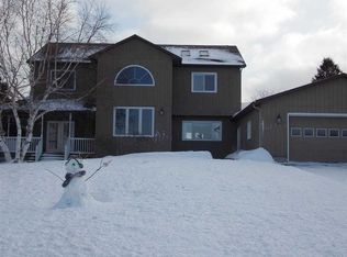 3141 Greenfield Dr, Petoskey, MI 49770