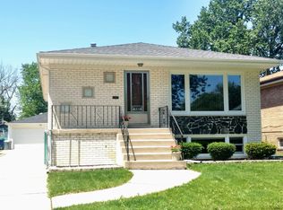 8848 S 55th Ct, Oak Lawn, IL 60453