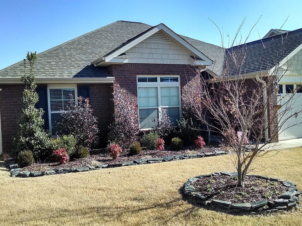 1st image of 304 Saddlegate Dr NW