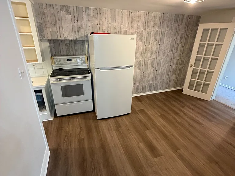 349 Eagle St — Photo 9