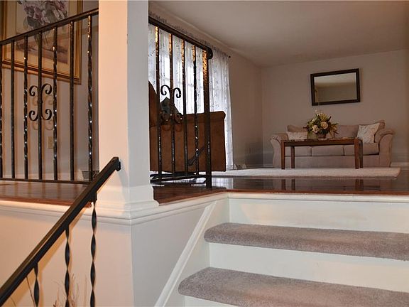 4th image of 6177 Barry Ct