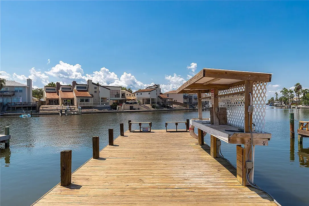 2 bed, 1.5 bath, 740 sqft, $1,750 — Photo 1