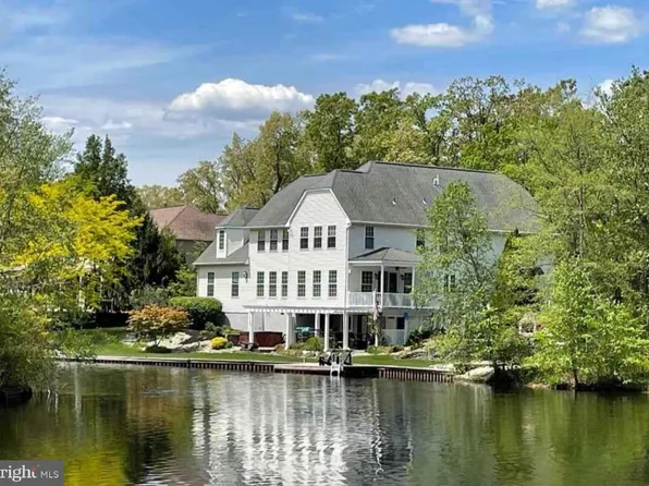 142 N Lakeside Dr E, Medford, NJ 08055